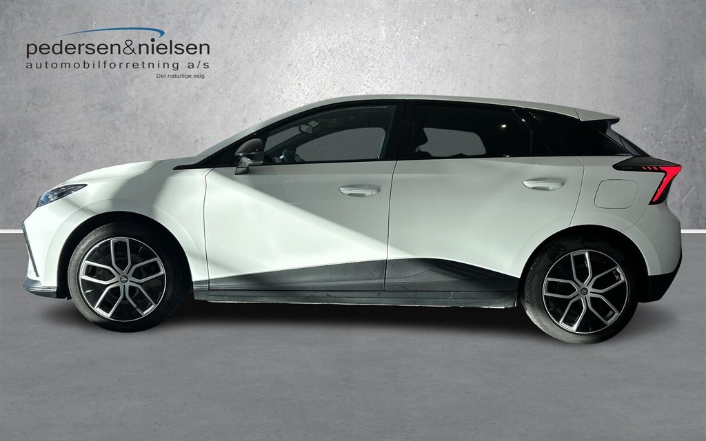MG MG4 Electric EL Luxury 204HK 5d Aut. - Image 2