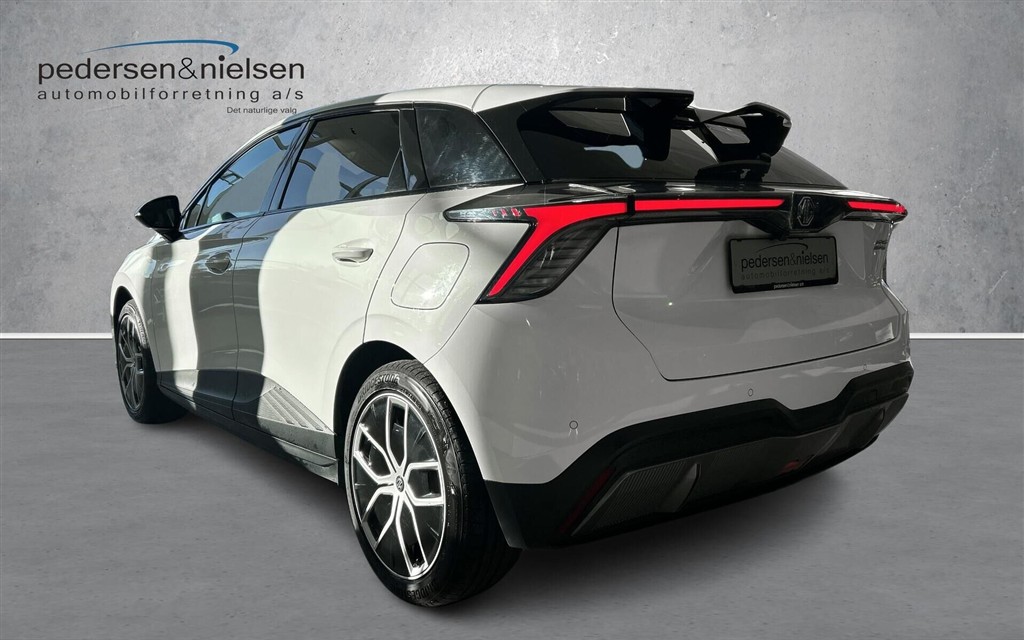 MG MG4 Electric EL Luxury 204HK 5d Aut. - Image 3
