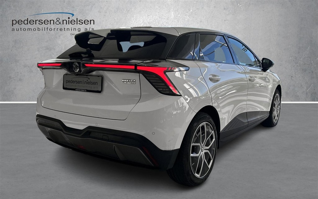 MG MG4 Electric EL Luxury 204HK 5d Aut. - Image 5