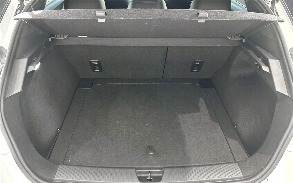 MG MG4 Electric EL Luxury 204HK 5d Aut. - Image 17