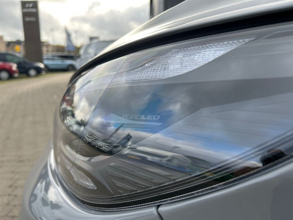 Ford E-Transit Custom 340 L2H1 EL Sport 286HK Van Aut. - Image 5