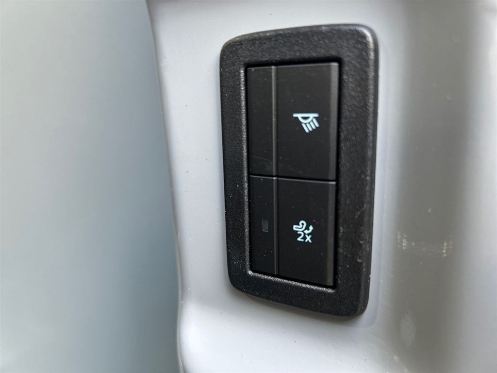 Ford E-Transit Custom 340 L2H1 EL Sport 286HK Van Aut. - Image 12