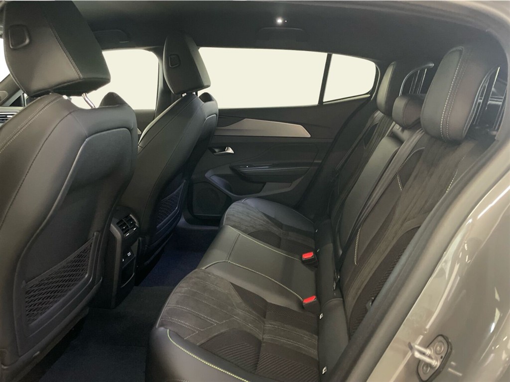 Peugeot e-408 EL GT 210HK 5d Aut. - Image 12