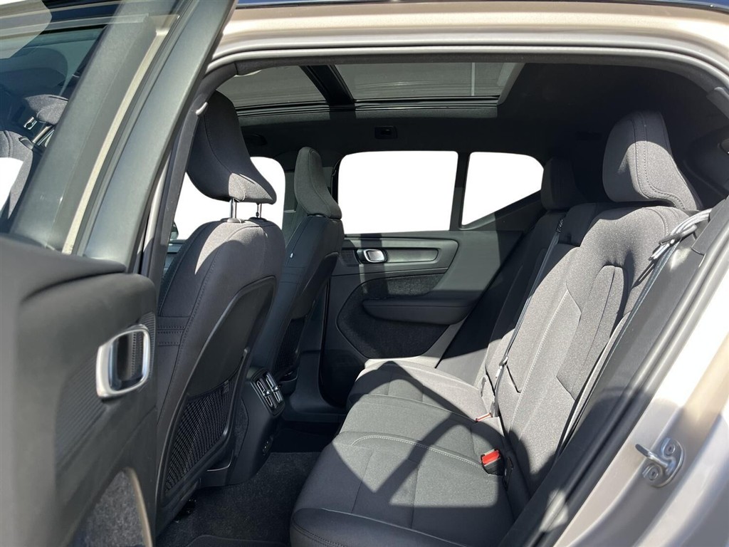 Volvo XC40 Recharge Extended Range Ultimate 252HK 5d Aut. - Image 6