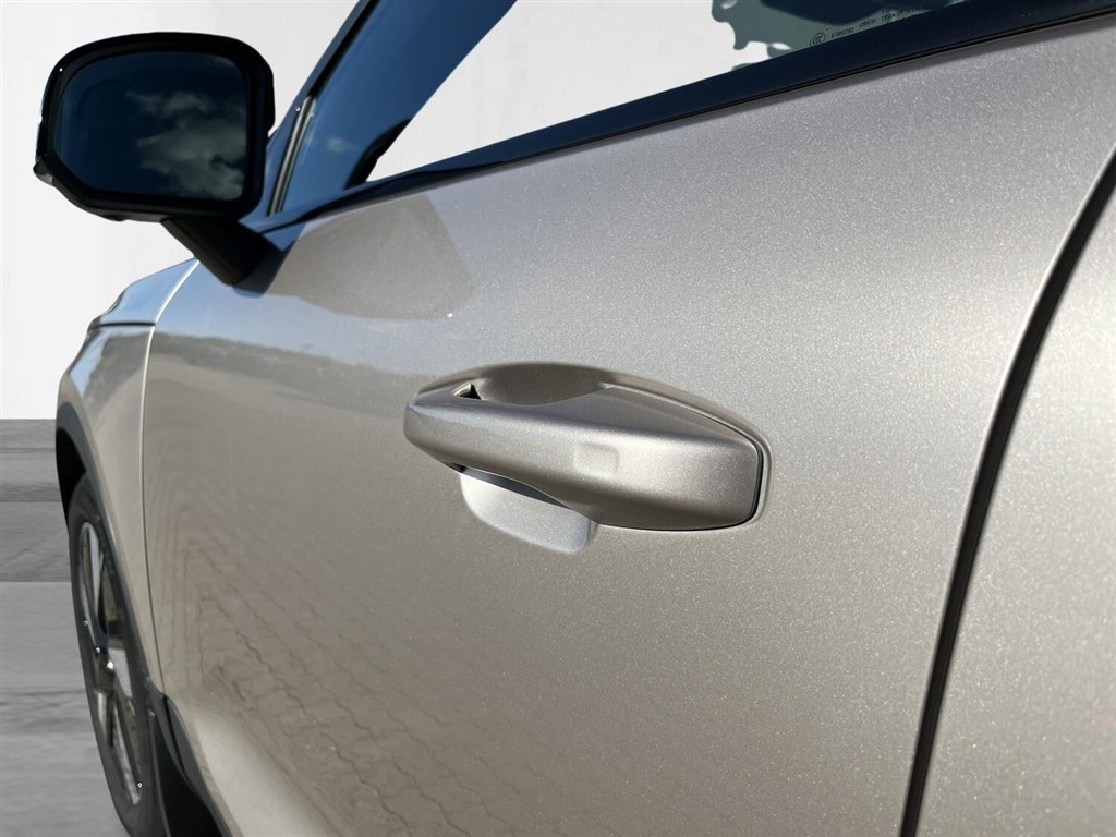 Volvo XC40 Recharge Extended Range Ultimate 252HK 5d Aut. - Image 10