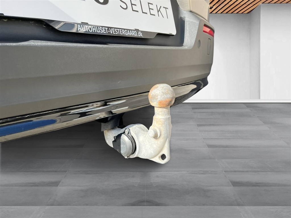 Volvo XC40 Recharge Extended Range Ultimate 252HK 5d Aut. - Image 14
