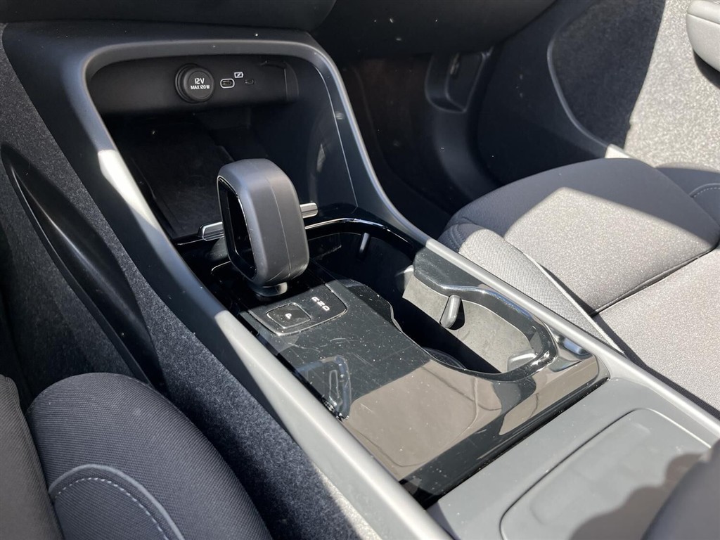 Volvo XC40 Recharge Extended Range Ultimate 252HK 5d Aut. - Image 16