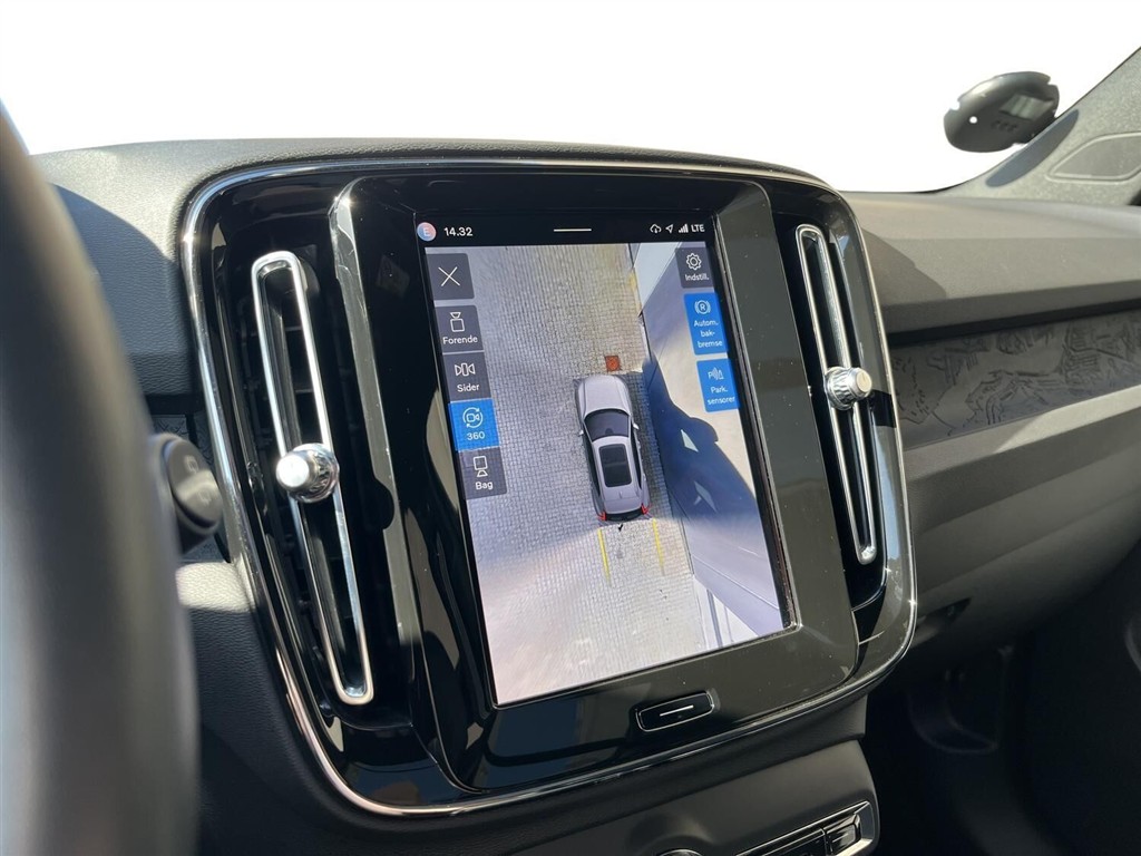 Volvo XC40 Recharge Extended Range Ultimate 252HK 5d Aut. - Image 18