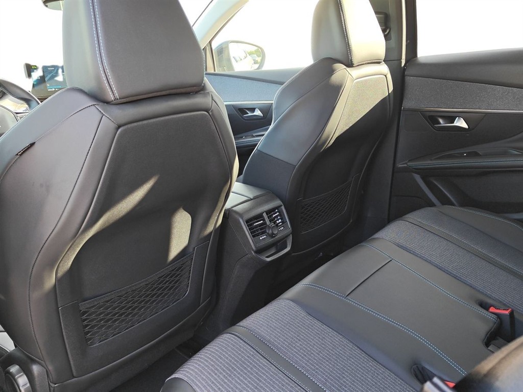 Peugeot 3008 1,6 PureTech Plugin-hybrid Selection Sport EAT8 225HK 5d 8g Aut. - Image 11