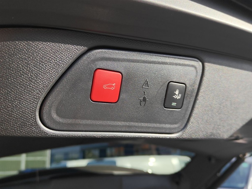 Peugeot 3008 1,6 PureTech Plugin-hybrid Selection Sport EAT8 225HK 5d 8g Aut. - Image 19