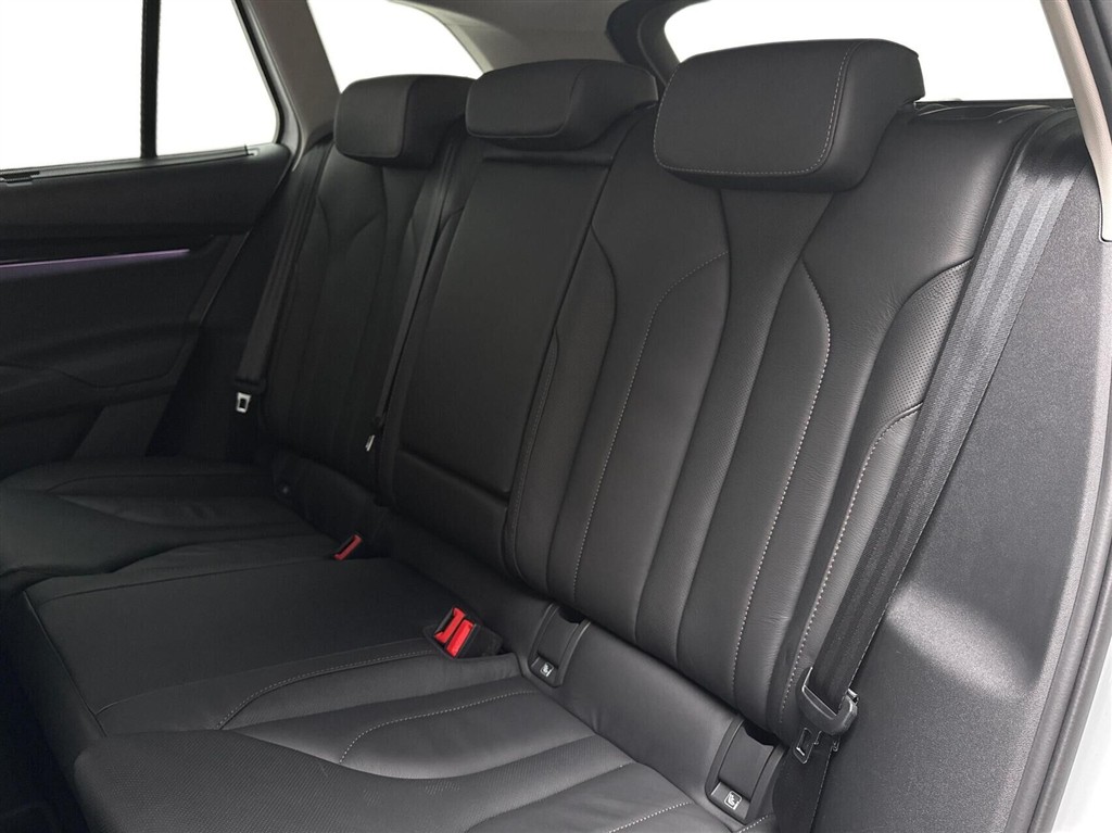 Skoda Enyaq 80 iV Selection Suite 204HK 5d Aut. - Image 13