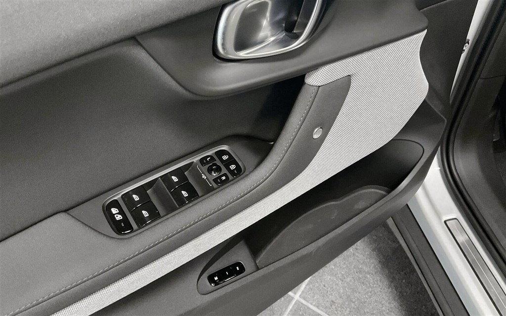 Polestar 2 EL Long Range Single motor Plus 231HK 5d Aut. - Image 15