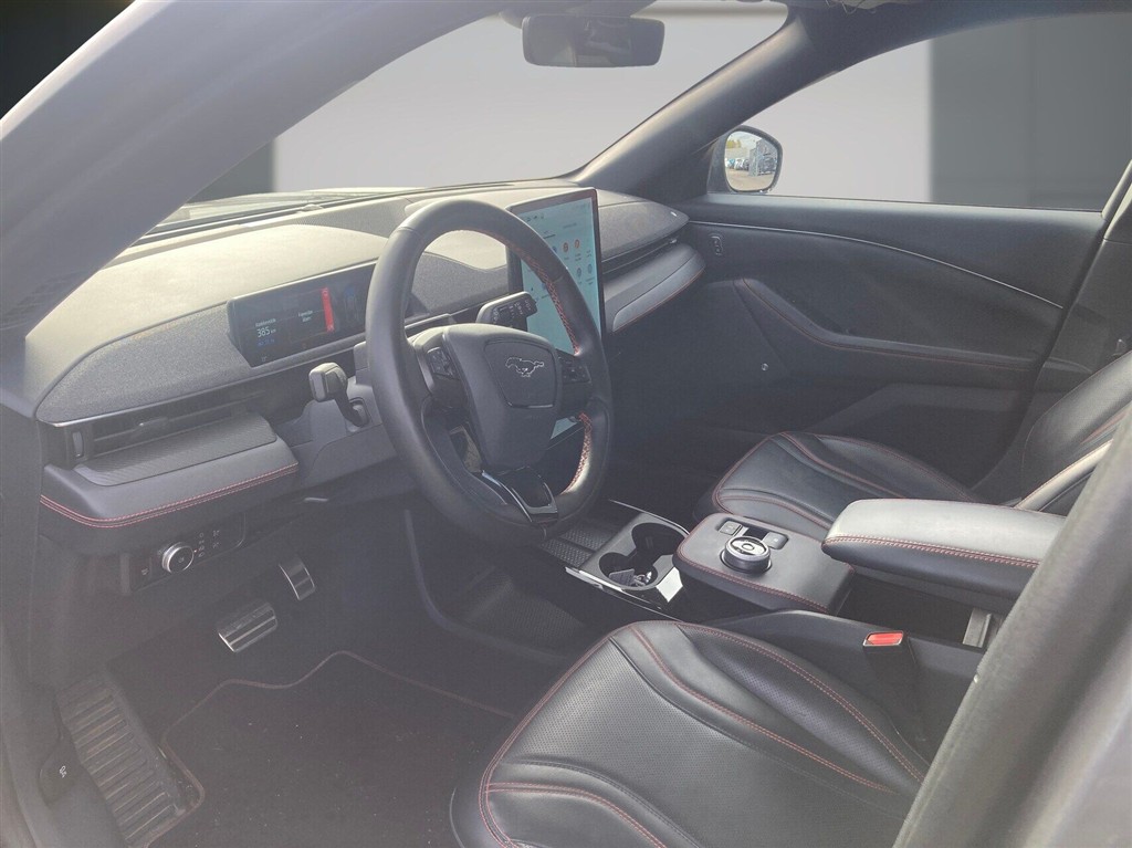 Ford Mustang Mach-E EL UR AWD 351HK 5d Aut. - Image 10