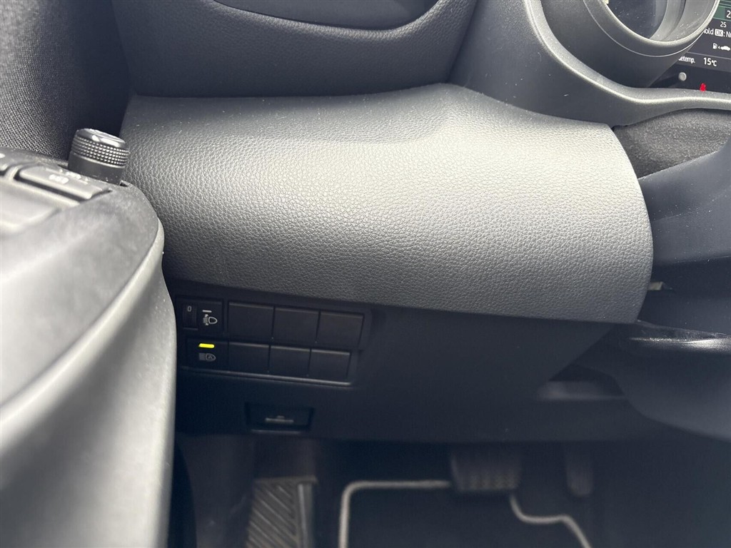 Toyota Yaris Cross 1,5 Hybrid Essential Comfort 116HK 5d Trinl. Gear - Image 16