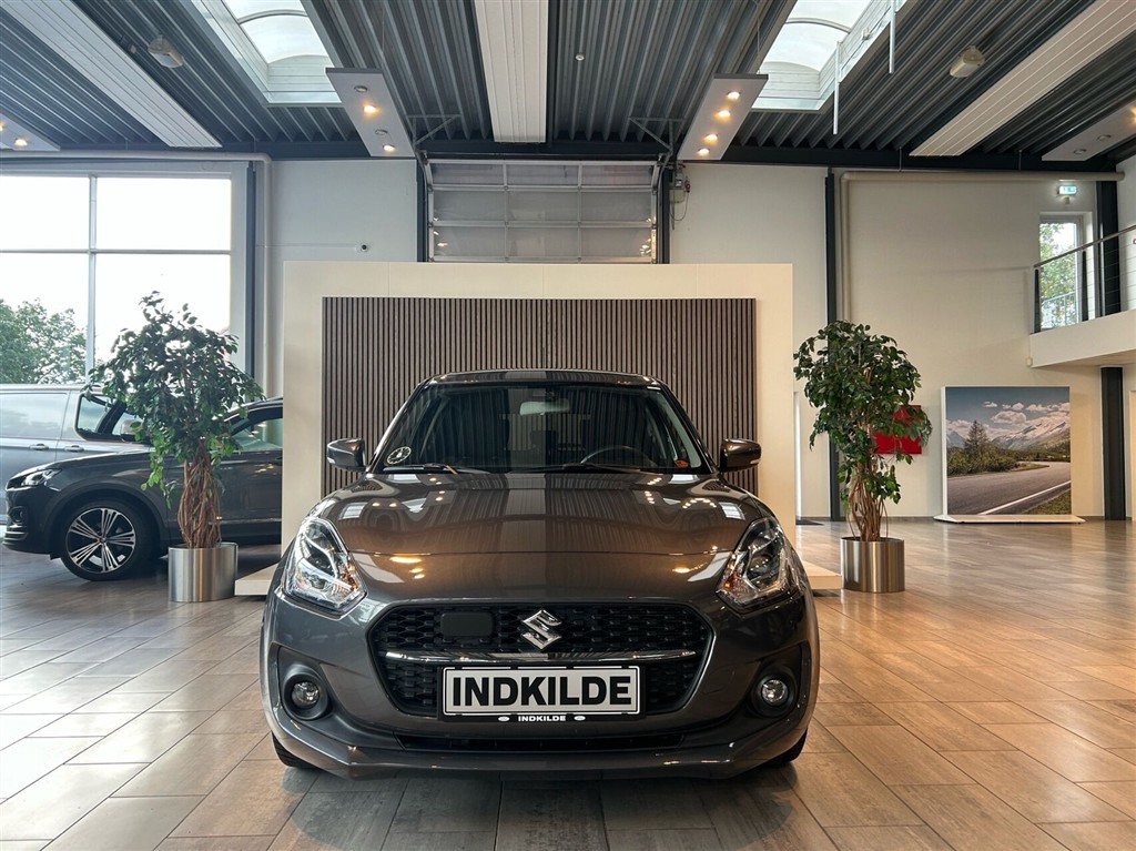 Suzuki Swift 1,2 Dualjet Mild hybrid Exclusive AEB CVT 83HK 5d Trinl. Gear - Image 2