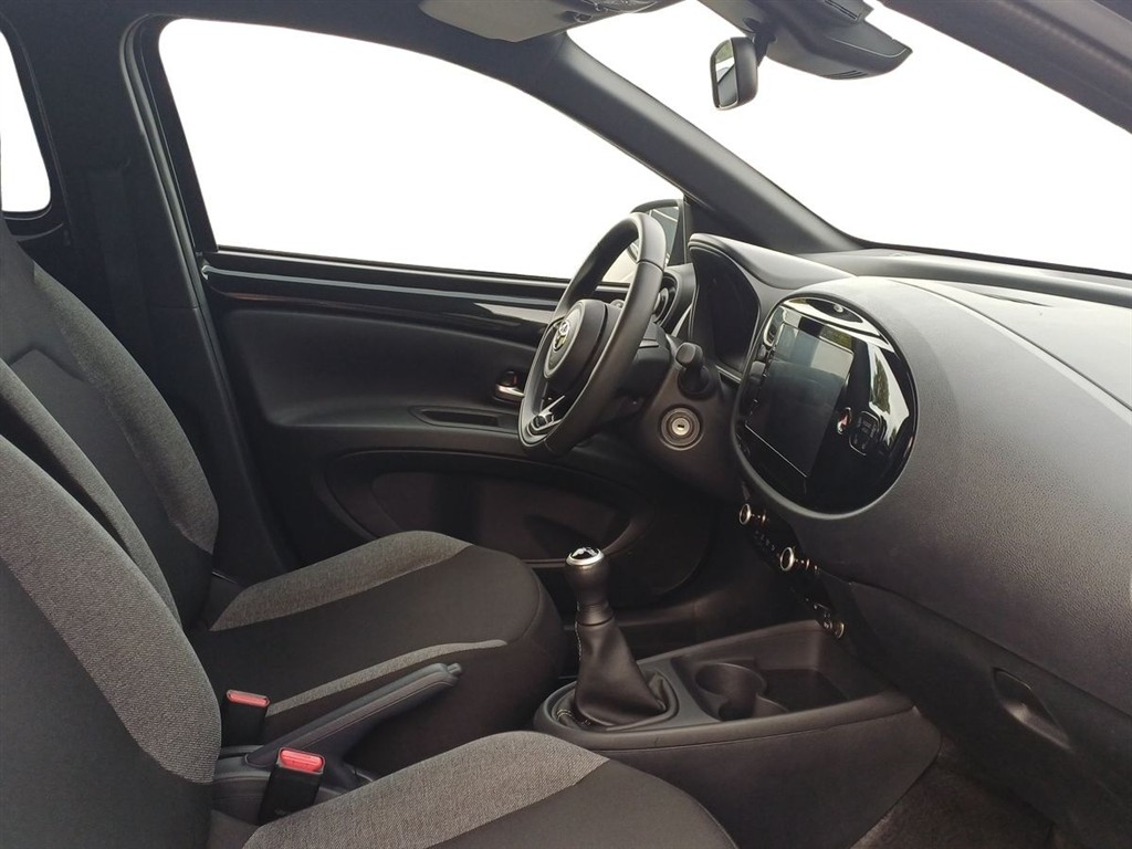 Toyota Aygo X 1,0 VVT-I Active 72HK 5d - Image 15