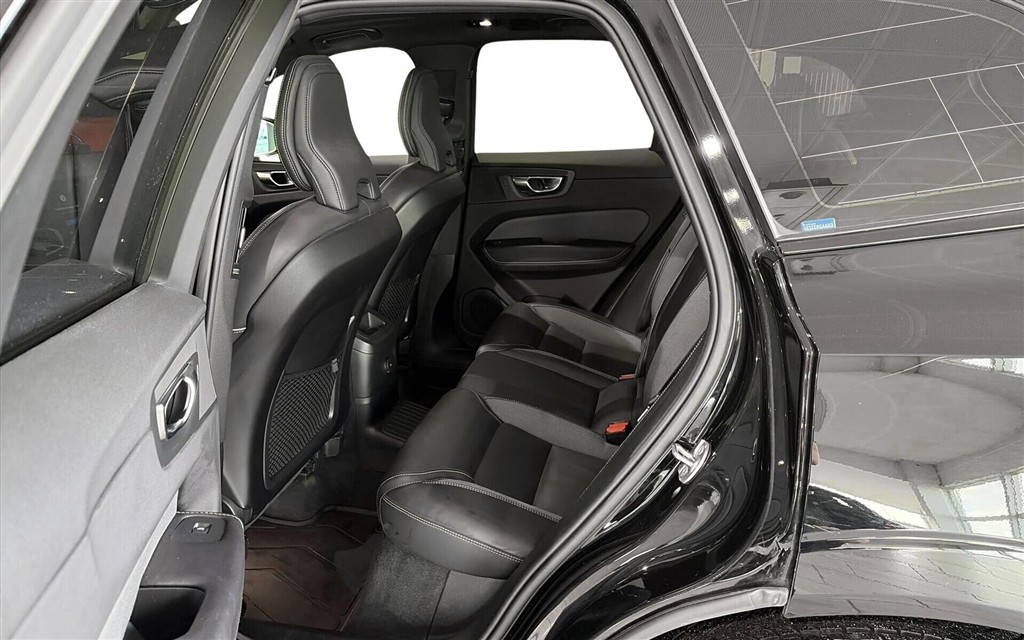 Volvo XC60 2,0 T6 Recharge Plugin-hybrid R-design AWD 350HK 5d 8g Aut. - Image 10