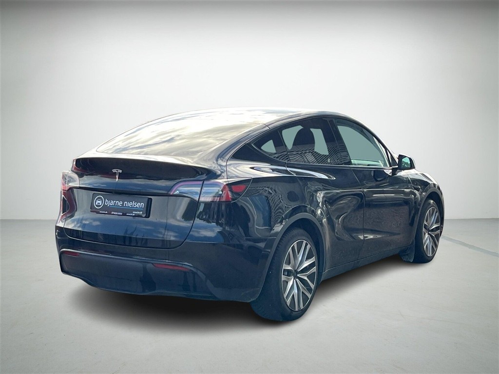 Tesla Model Y EL RWD 299HK 5d Aut. - Image 2