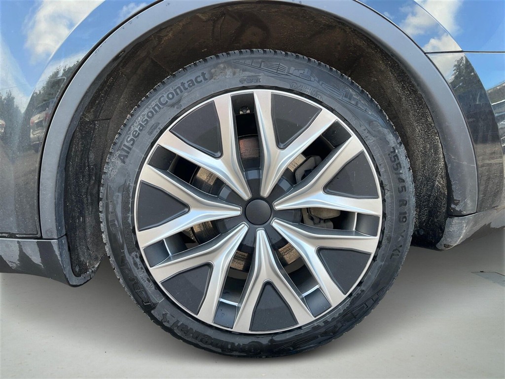 Tesla Model Y EL RWD 299HK 5d Aut. - Image 8
