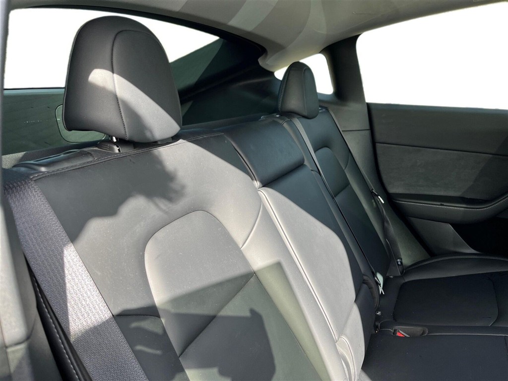 Tesla Model Y EL RWD 299HK 5d Aut. - Image 12