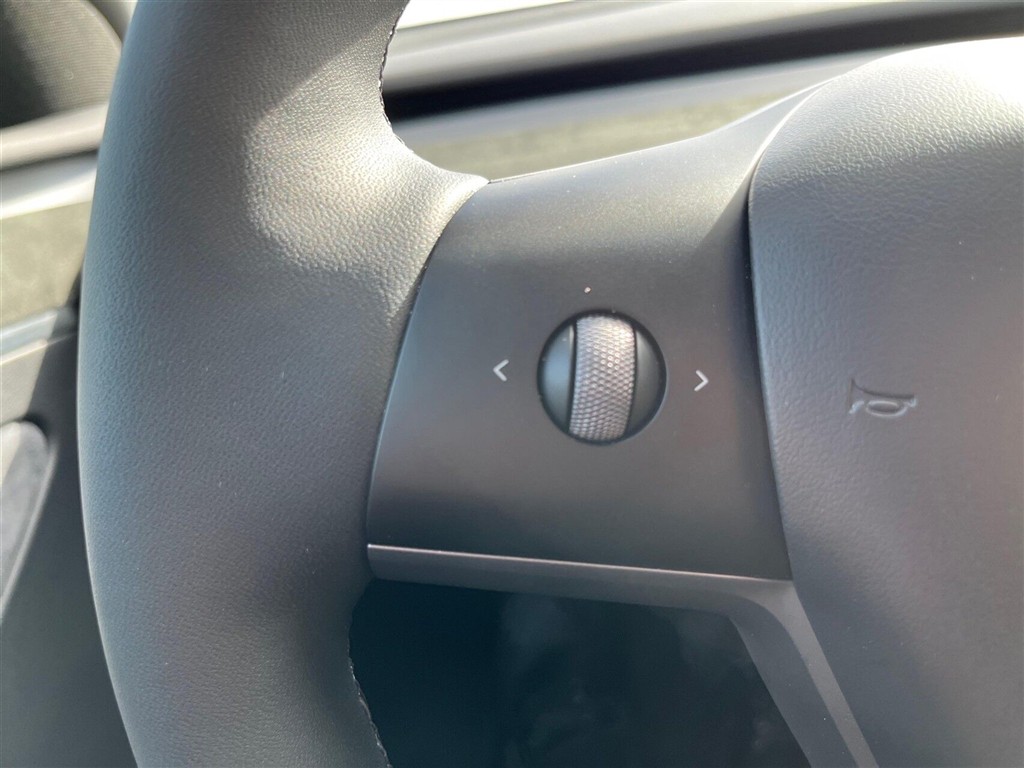 Tesla Model Y EL RWD 299HK 5d Aut. - Image 15