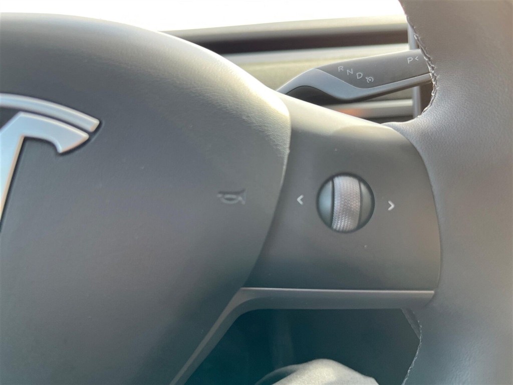 Tesla Model Y EL RWD 299HK 5d Aut. - Image 16