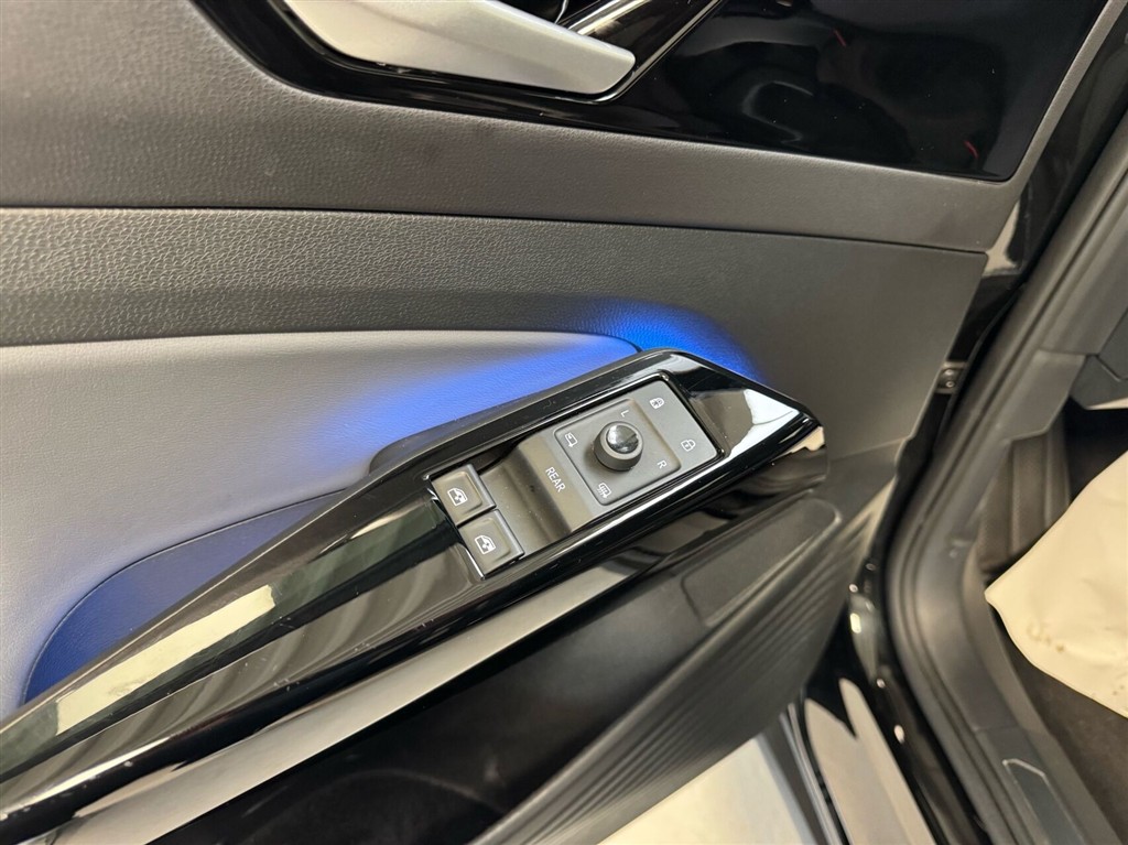 VW ID.4 EL Pro Performance 204HK 5d Aut. - Image 13