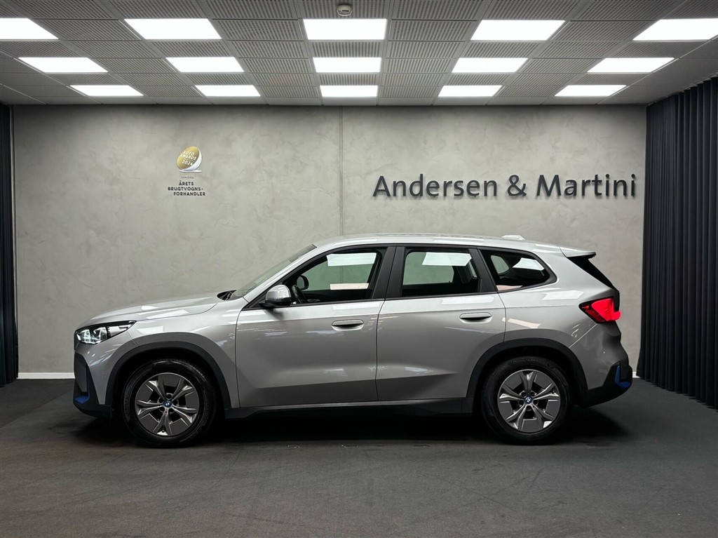 BMW iX1 xDrive30 EL 4x4 313HK 5d Aut. - Image 3