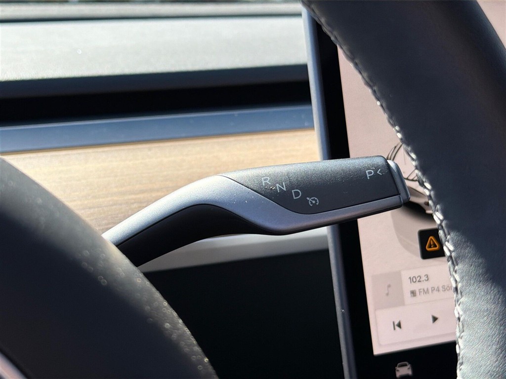Tesla Model Y EL Long Range AWD 514HK 5d Aut. - Image 15