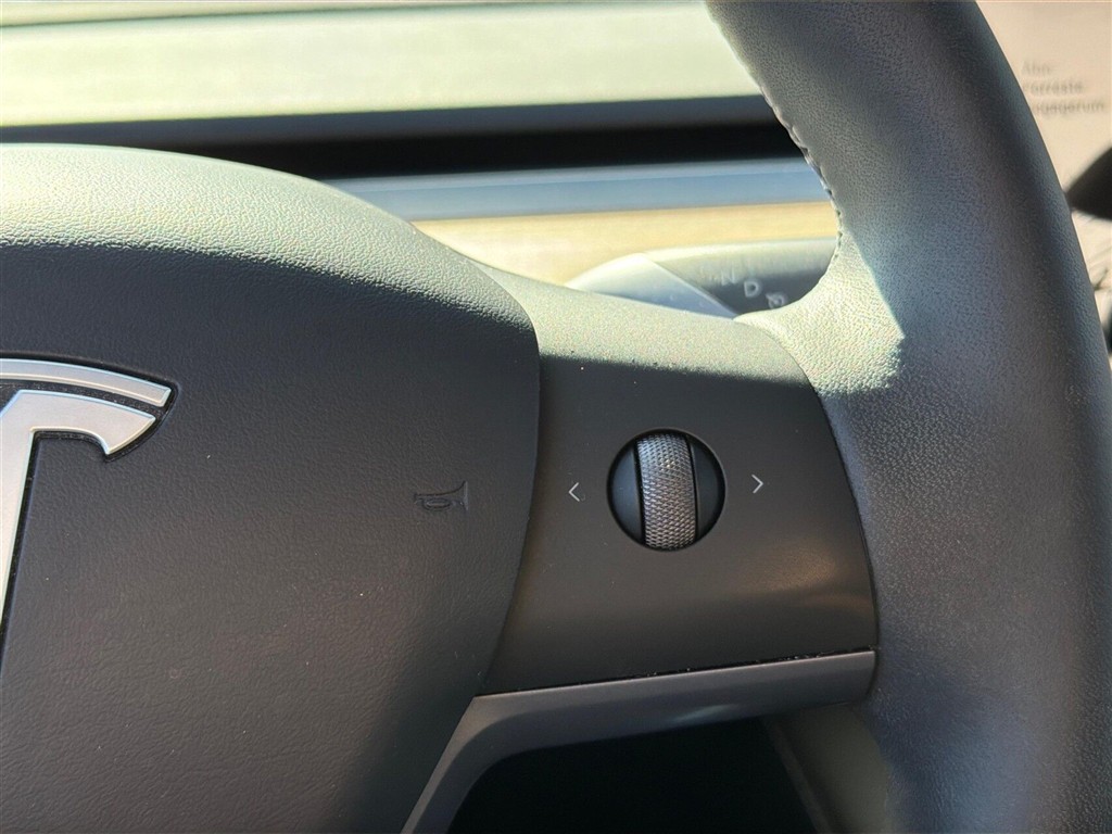 Tesla Model Y EL Long Range AWD 514HK 5d Aut. - Image 18