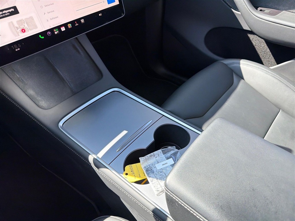 Tesla Model Y EL Long Range AWD 514HK 5d Aut. - Image 21