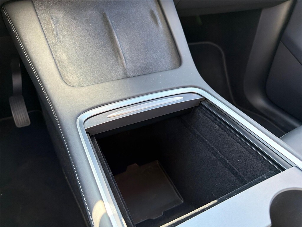 Tesla Model Y EL Long Range AWD 514HK 5d Aut. - Image 22