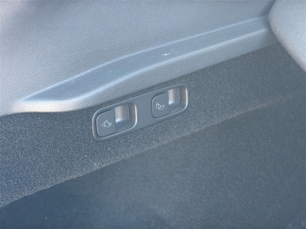 Tesla Model Y EL Long Range AWD 514HK 5d Aut. - Image 25