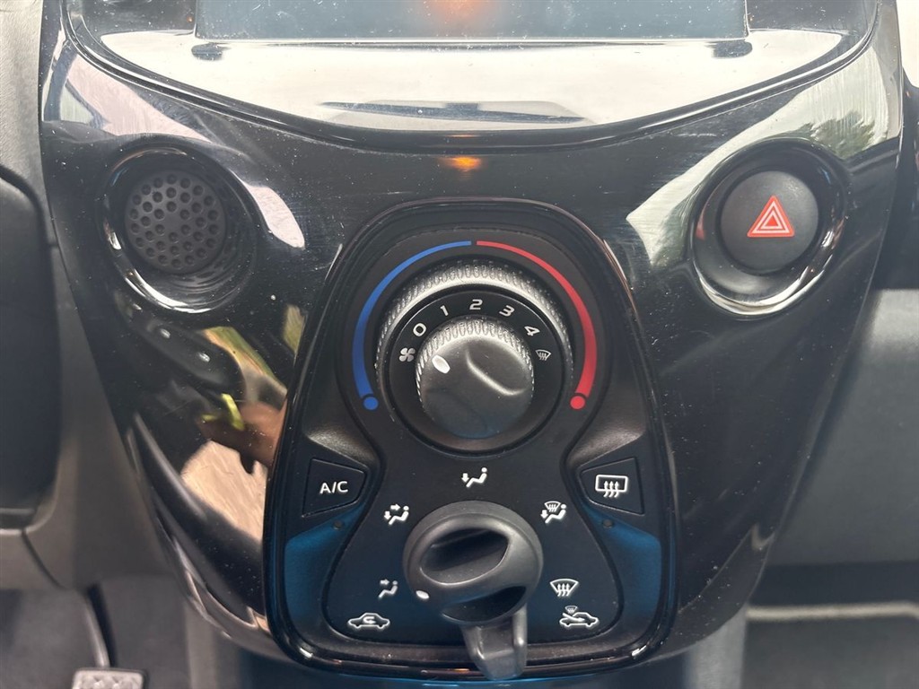 Toyota Aygo 1,0 VVT-I X-Trend 72HK 5d - Image 15