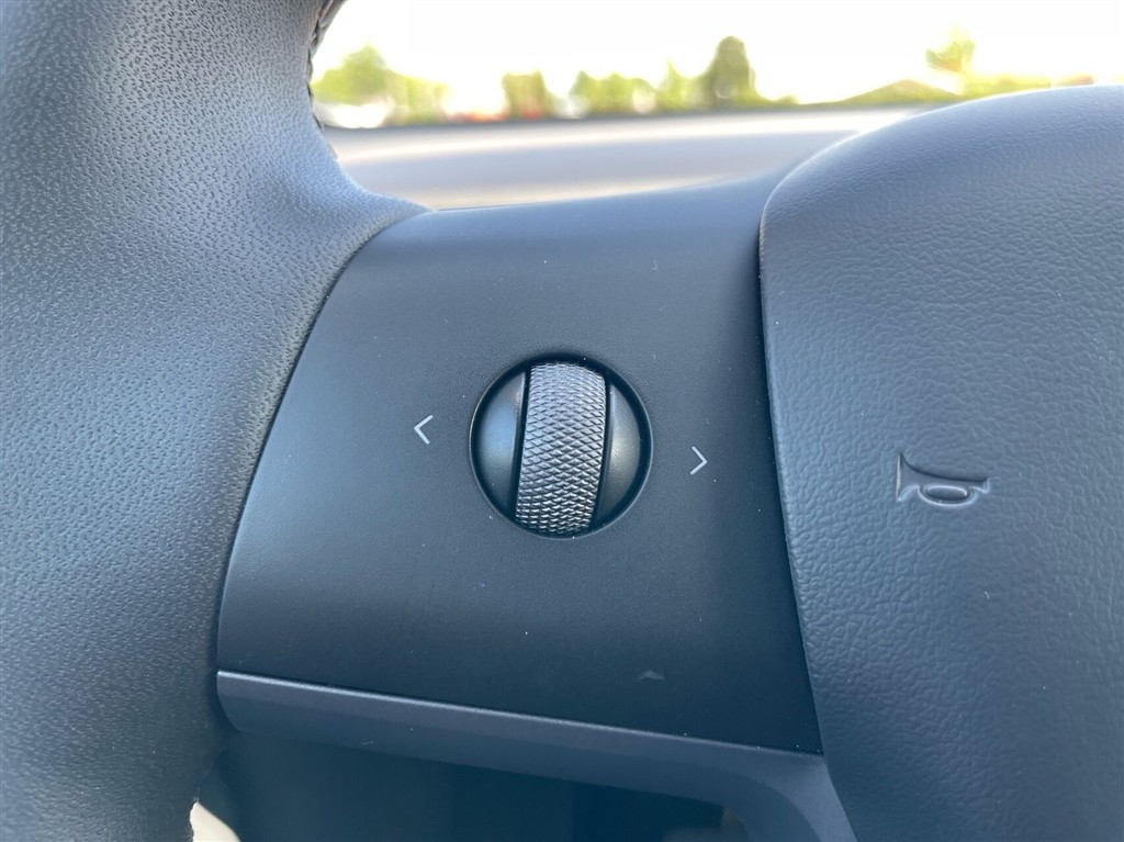 Tesla Model Y EL Long Range AWD 514HK 5d Aut. - Image 16