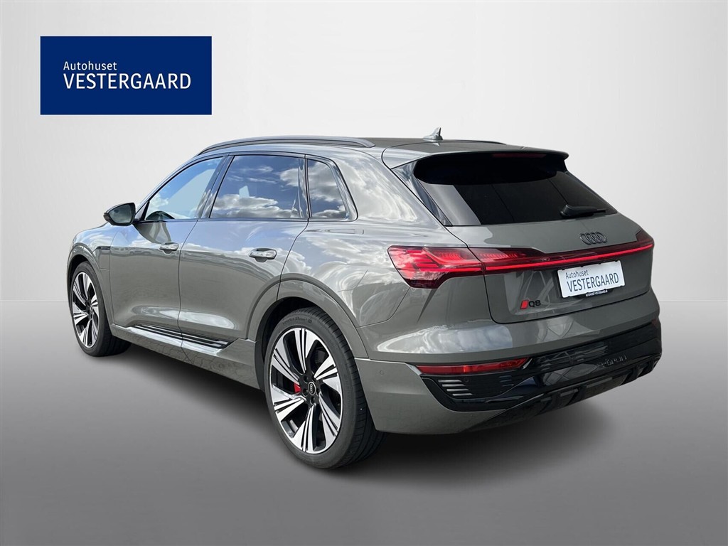 Audi Q8 55 E-tron S Line Quattro 408HK 5d Aut. - Image 3