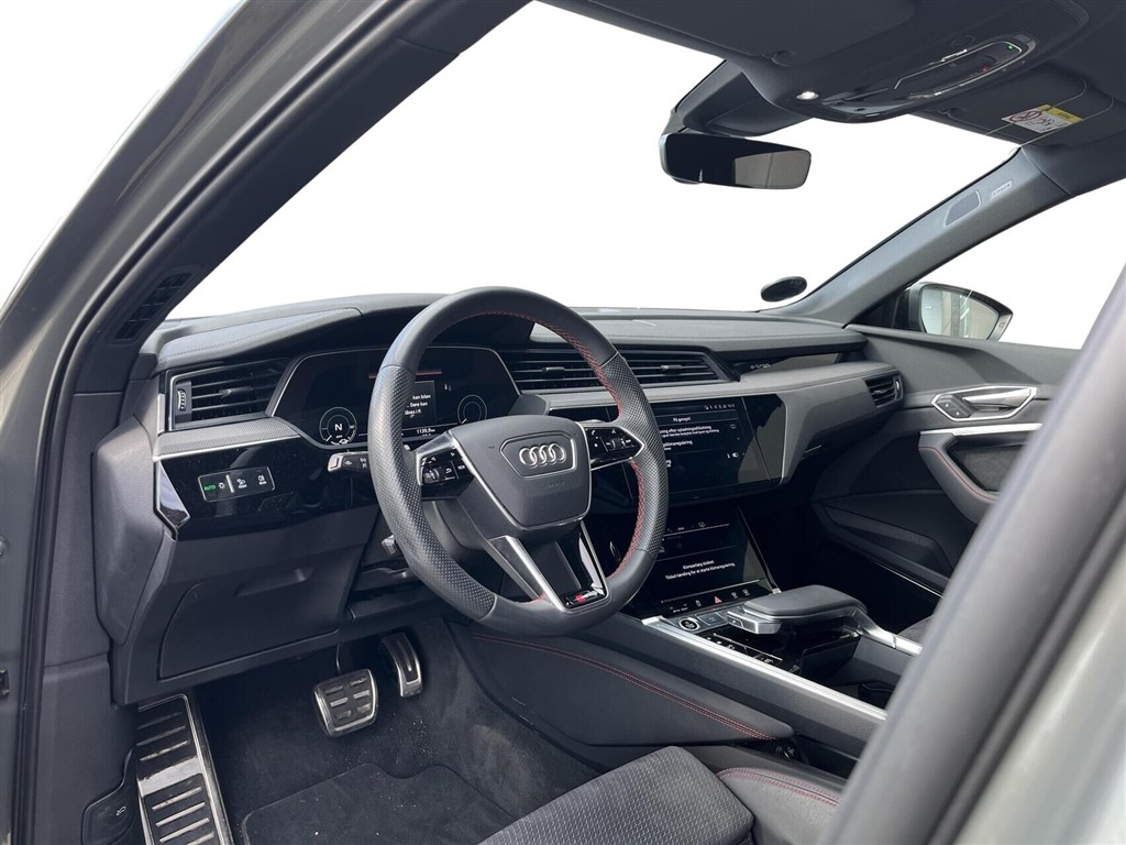 Audi Q8 55 E-tron S Line Quattro 408HK 5d Aut. - Image 4