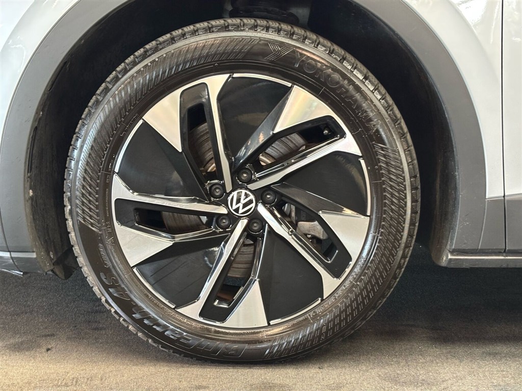 VW ID.4 EL Pro Performance 204HK 5d Aut. - Image 6