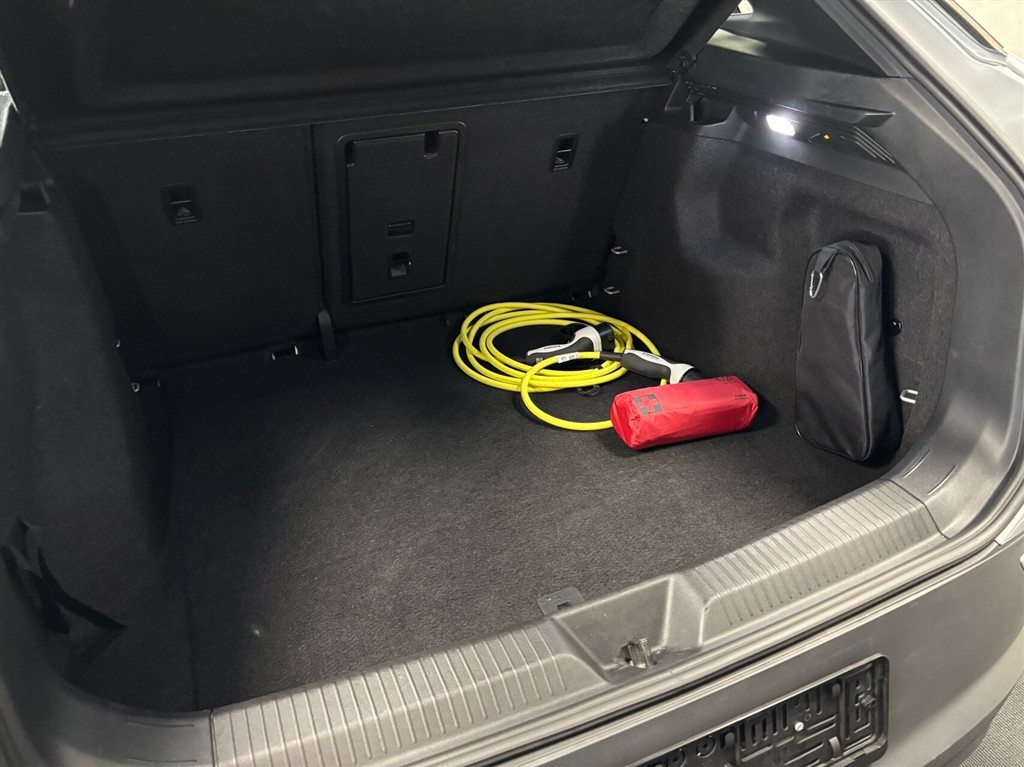 VW ID.4 EL Pro Performance 204HK 5d Aut. - Image 7
