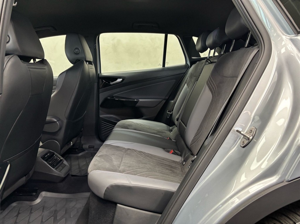 VW ID.4 EL Pro Performance 204HK 5d Aut. - Image 9