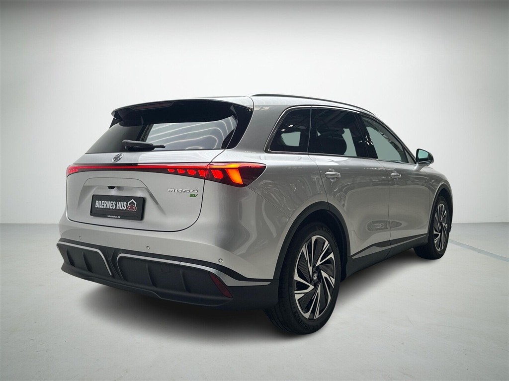 MG MGS6 Electric Long Range Luxury 245HK 5d Aut. - Image 2