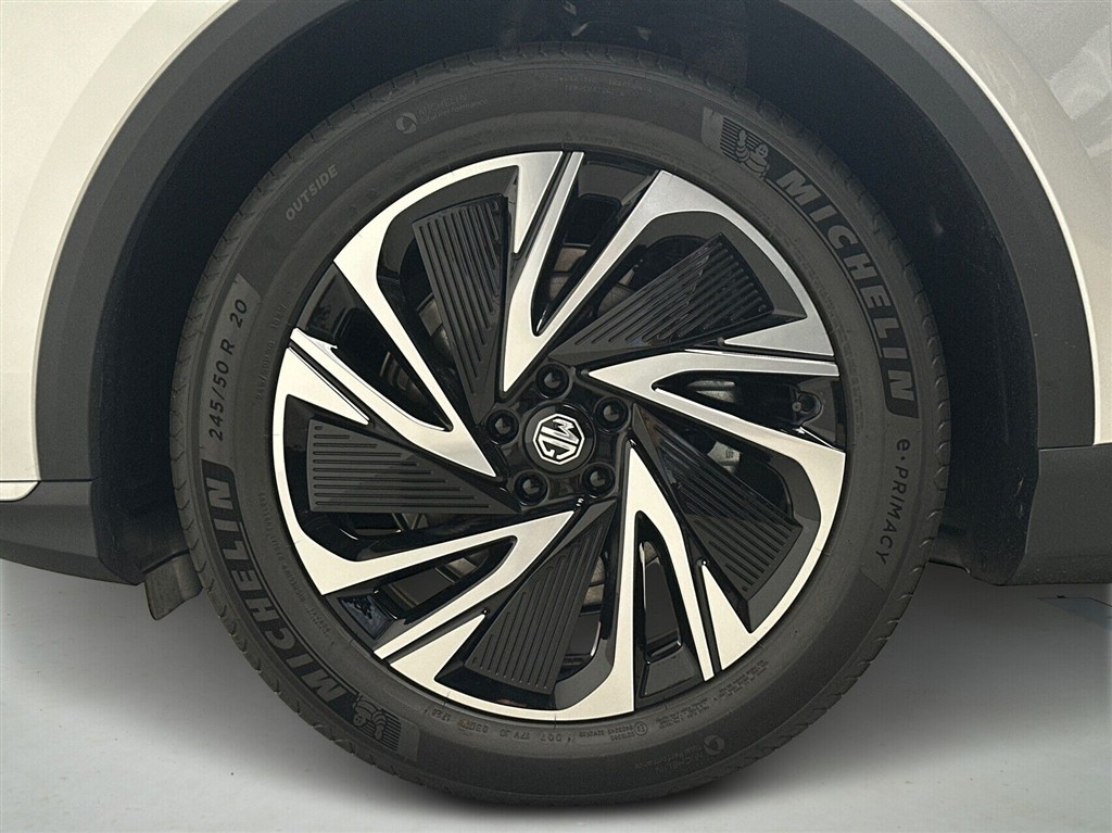 MG MGS6 Electric Long Range Luxury 245HK 5d Aut. - Image 9