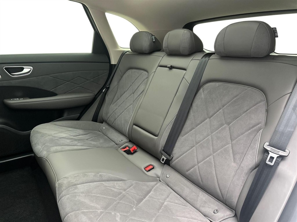 MG MGS6 Electric Long Range Luxury 245HK 5d Aut. - Image 13