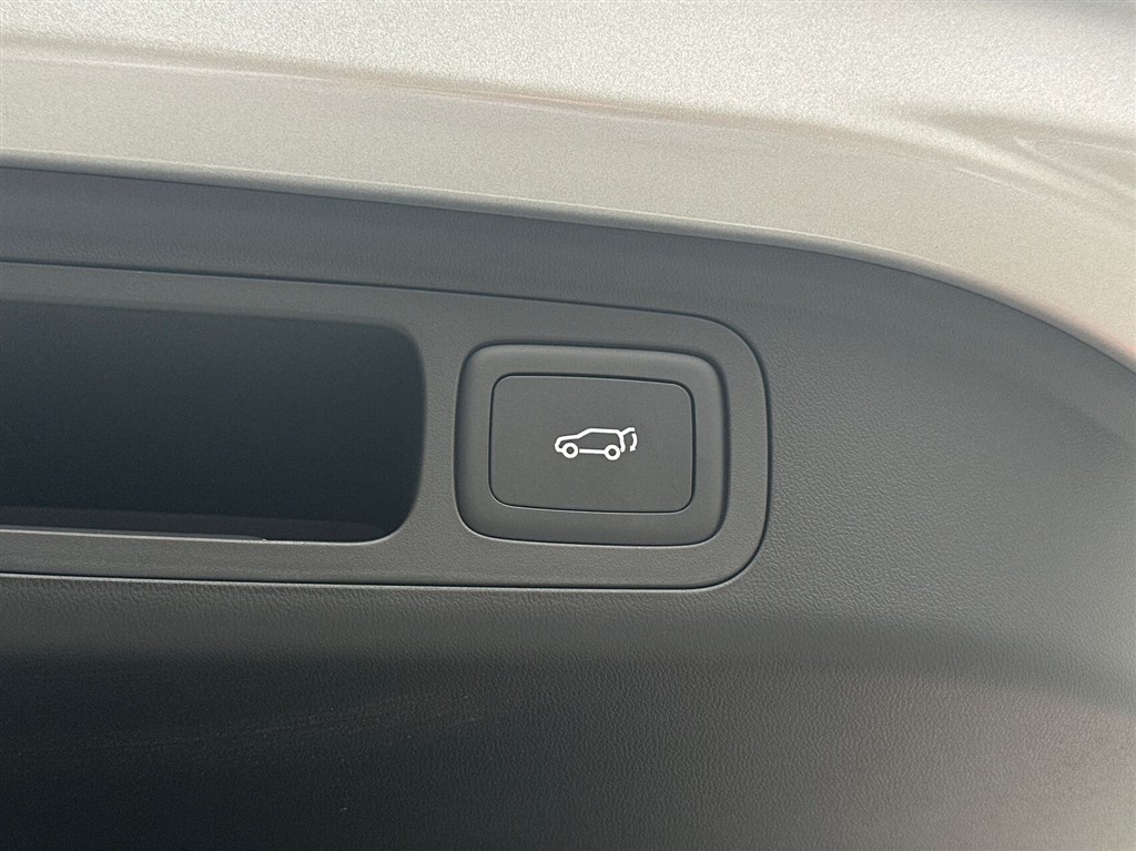 MG MGS6 Electric Long Range Luxury 245HK 5d Aut. - Image 22