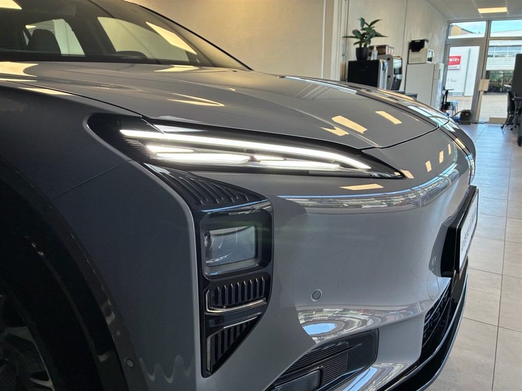 Hongqi EHS7 EL Exclusive Ltd 344HK 5d Aut. - Image 2