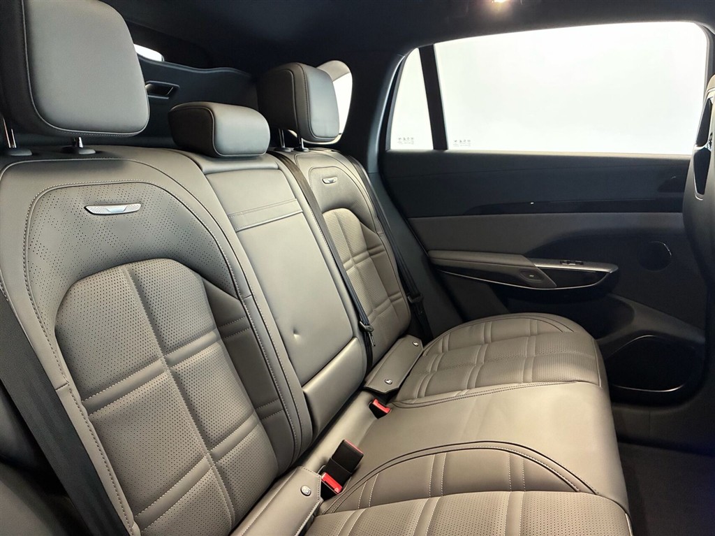 Hongqi EHS7 EL Exclusive Ltd 344HK 5d Aut. - Image 7