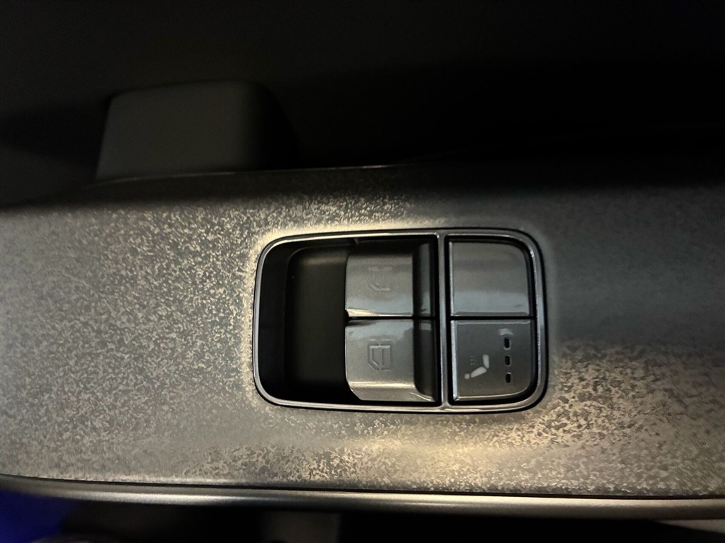 Hongqi EHS7 EL Exclusive Ltd 344HK 5d Aut. - Image 9