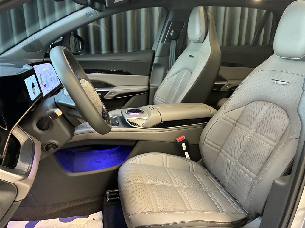 Hongqi EHS7 EL Exclusive Ltd 344HK 5d Aut. - Image 10