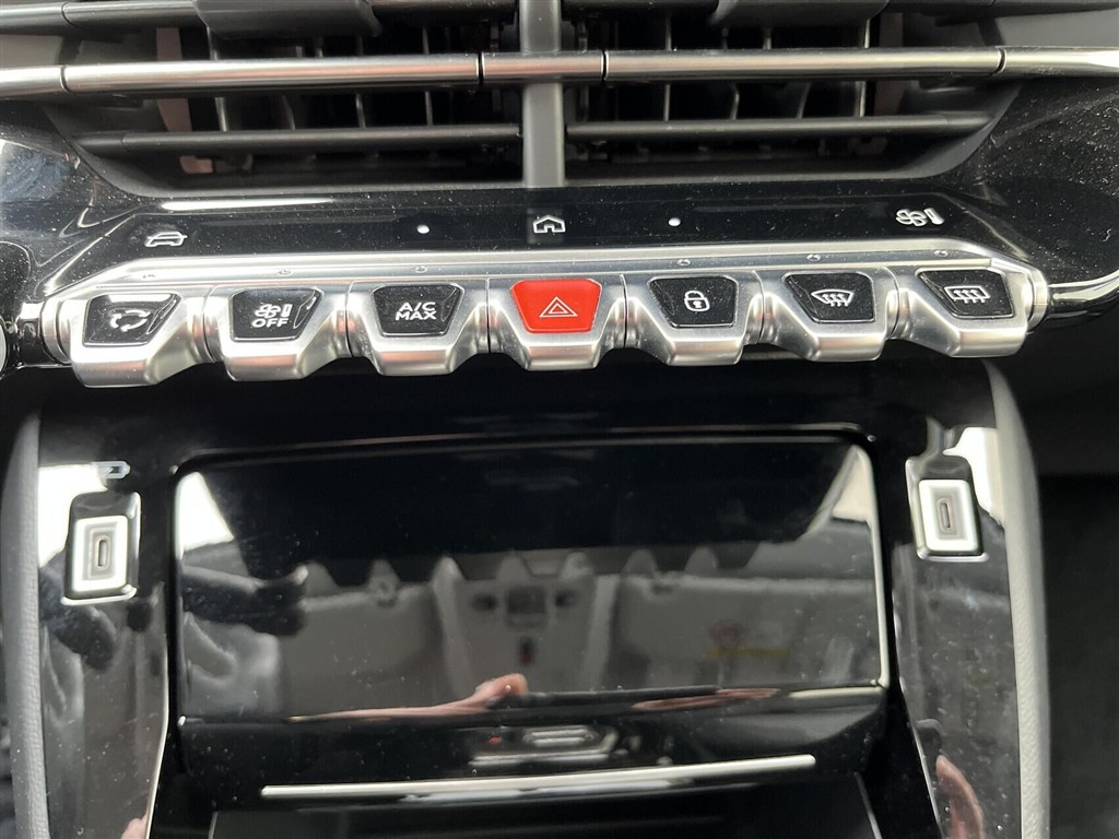 Peugeot e-208 EL Allure 156HK 5d Aut. - Image 19