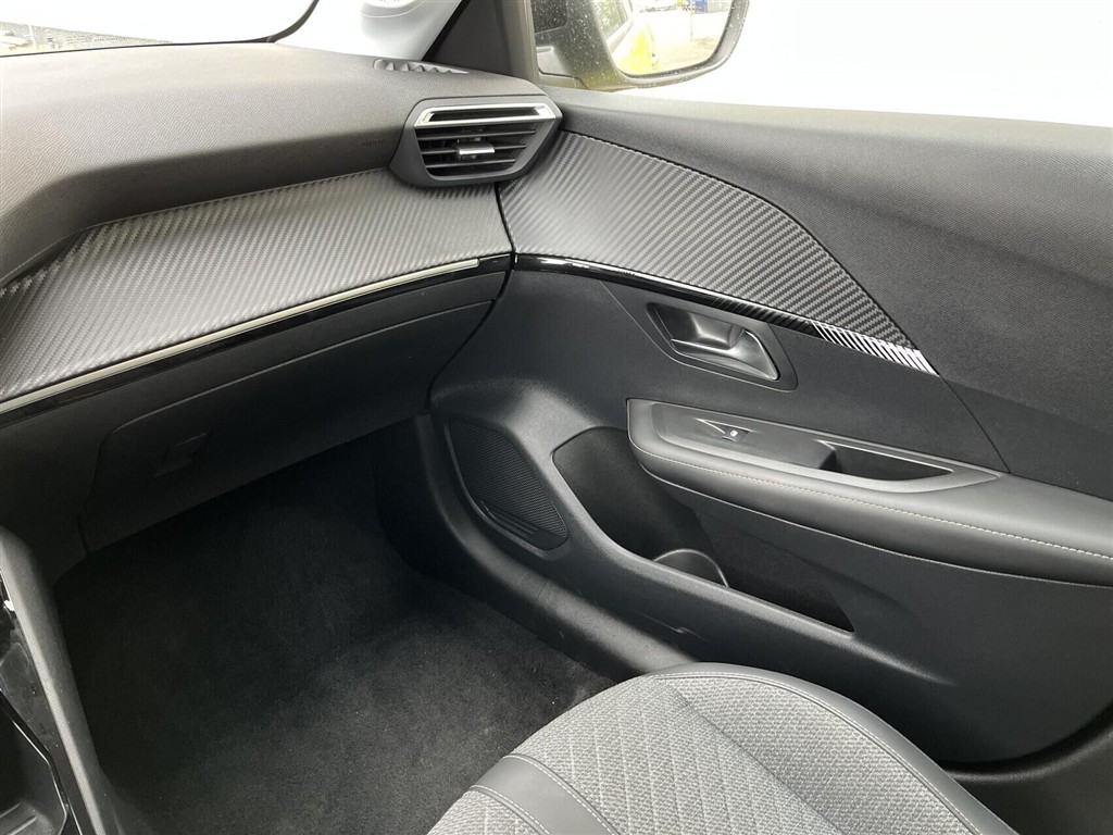 Peugeot e-208 EL Allure 156HK 5d Aut. - Image 26